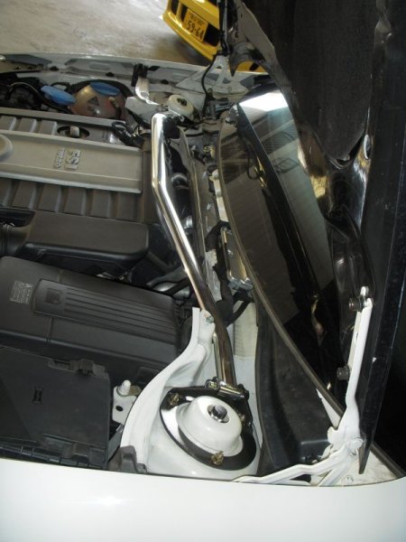 画像2: FOB-SPEC フロントストラットタワーバー for GOLF5/6/SCIROCCO (2)