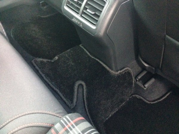 画像2: FOB-STYLE 車種専用リアセンターマット Type-CL (無地) (2)