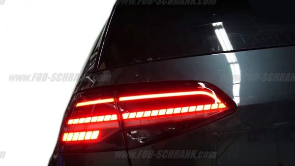 画像1: VW純正 Golf7.5 LEDテールライト "ダイナミックウインカー付"  (1)