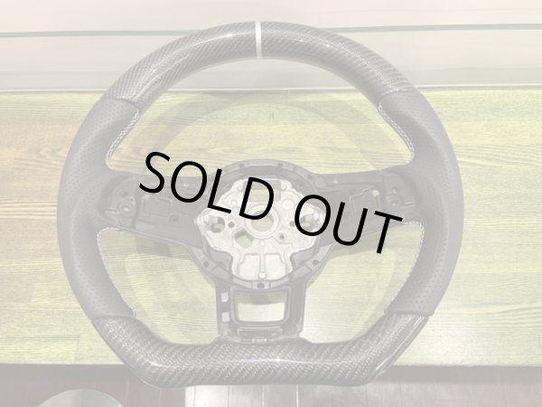 画像2: iiD design　カーボン/パンチングレザーステアリング　GOLF7R/GTI (2)