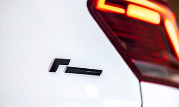 画像2: 【ブラックフライデー】RACINGLINE CAR BADGES  GLOSS BLACK (2)