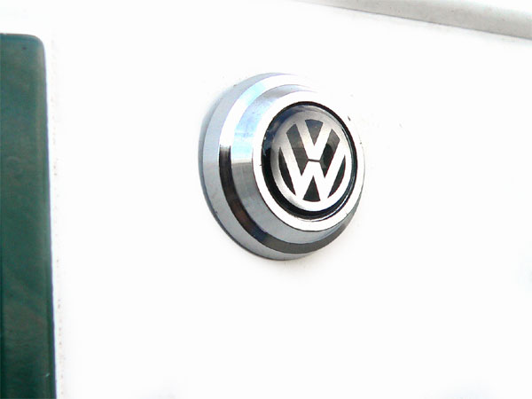 VW純正 ナンバープレートボルト