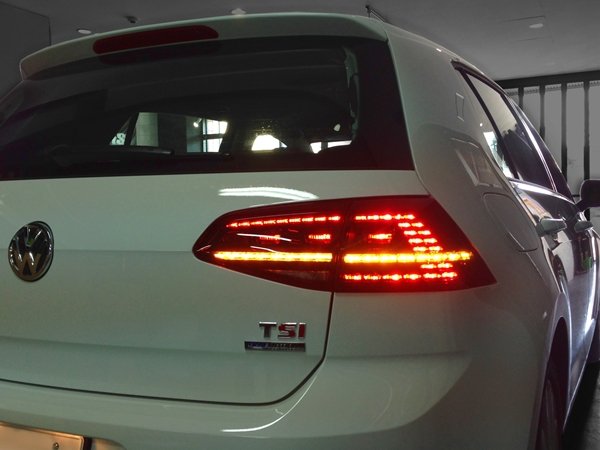 VW純正 Golf7 R LED ダークレッドテールレンズ