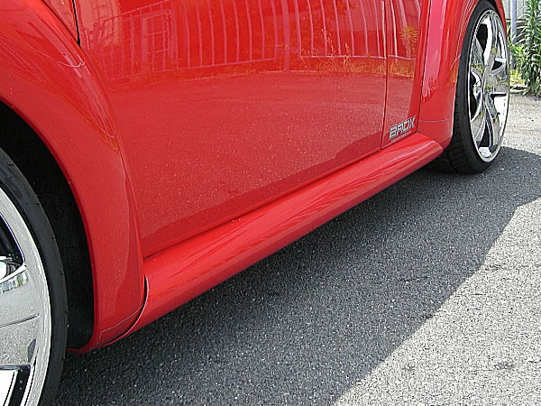 ニュービートル 純正OPサイドステップカバー右のみ